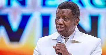 Débat religion : Le pasteur Adeboye choque avec son conseil aux hommes